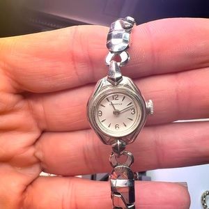 1966 caravelle vintage ladies’ watch